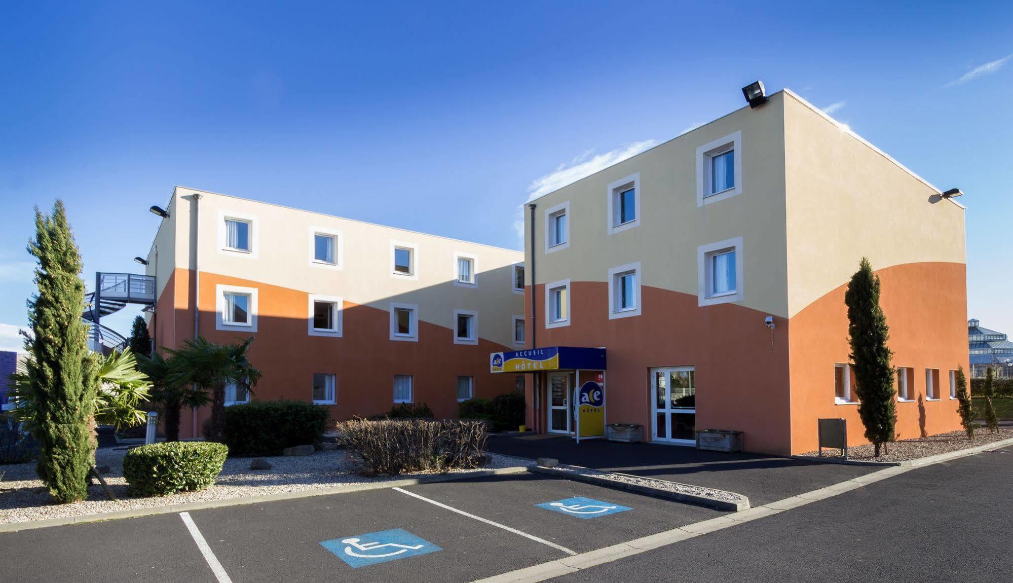 Ace Hotel Clermont Ferrand La Pardieu Exterior photo